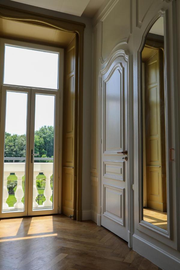 Sequoias Golf & Ressort Hotel Ruy-Montceau ภายนอก รูปภาพ