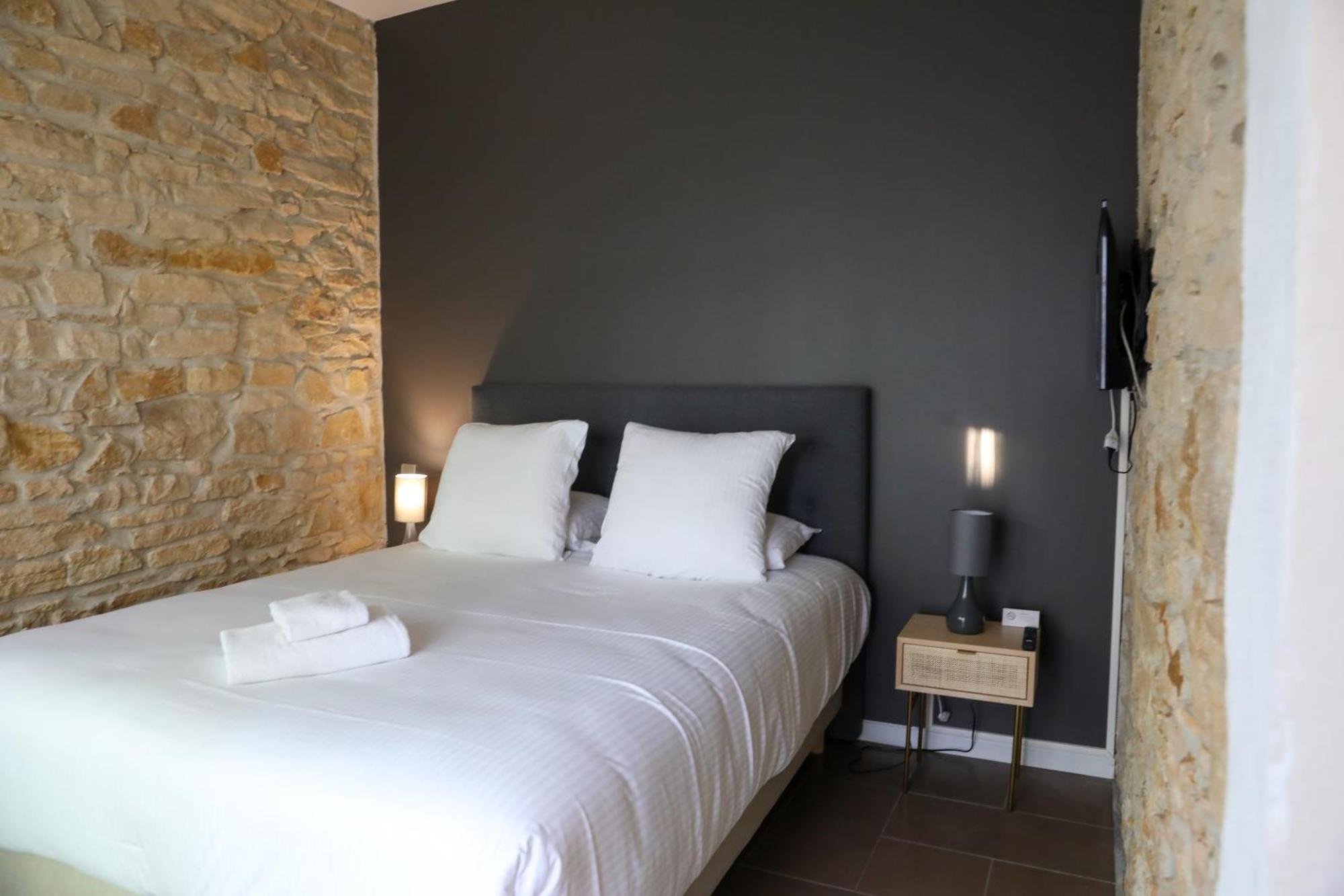 Sequoias Golf & Ressort Hotel Ruy-Montceau ภายนอก รูปภาพ