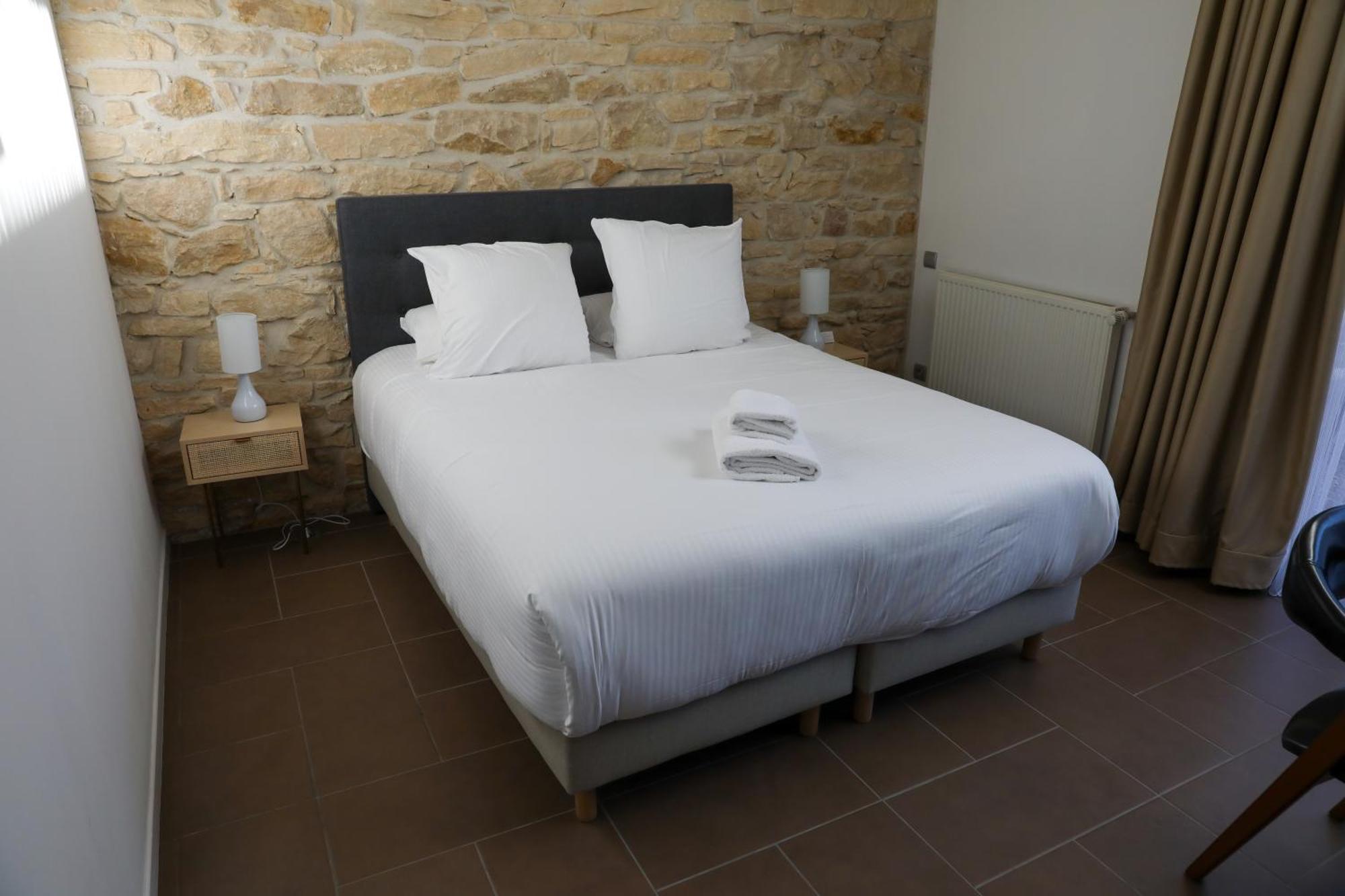 Sequoias Golf & Ressort Hotel Ruy-Montceau ภายนอก รูปภาพ