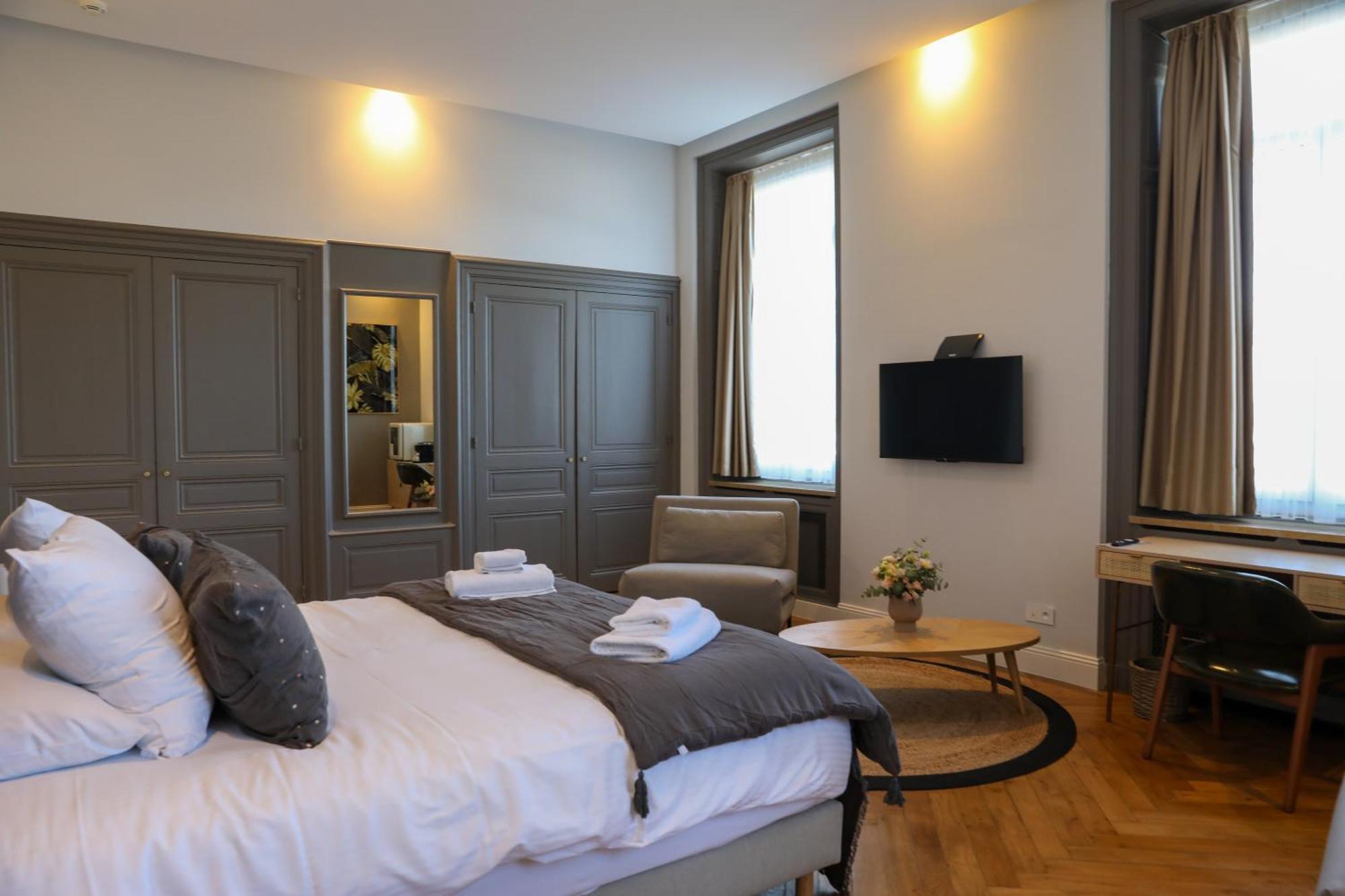 Sequoias Golf & Ressort Hotel Ruy-Montceau ภายนอก รูปภาพ