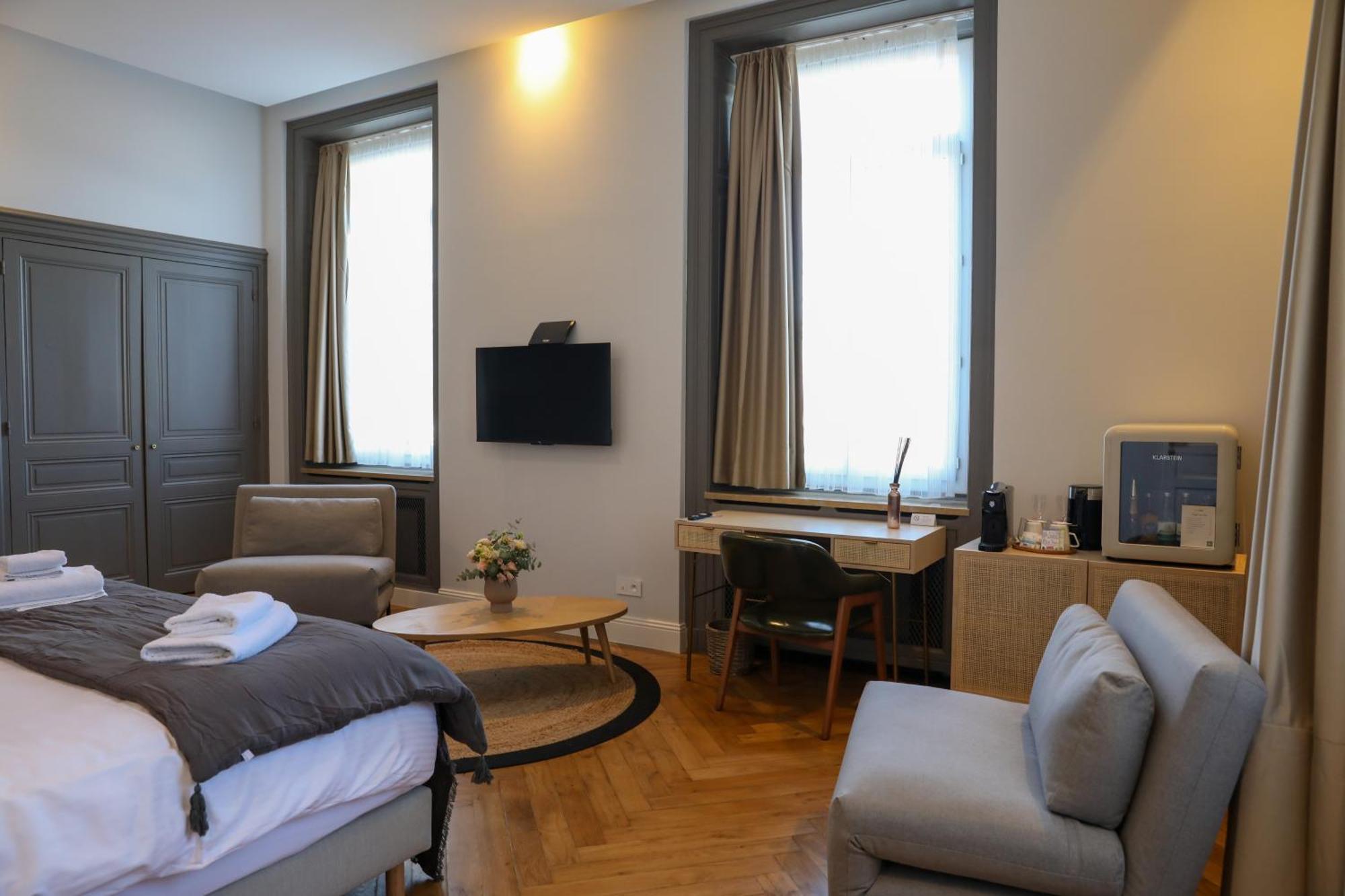 Sequoias Golf & Ressort Hotel Ruy-Montceau ภายนอก รูปภาพ