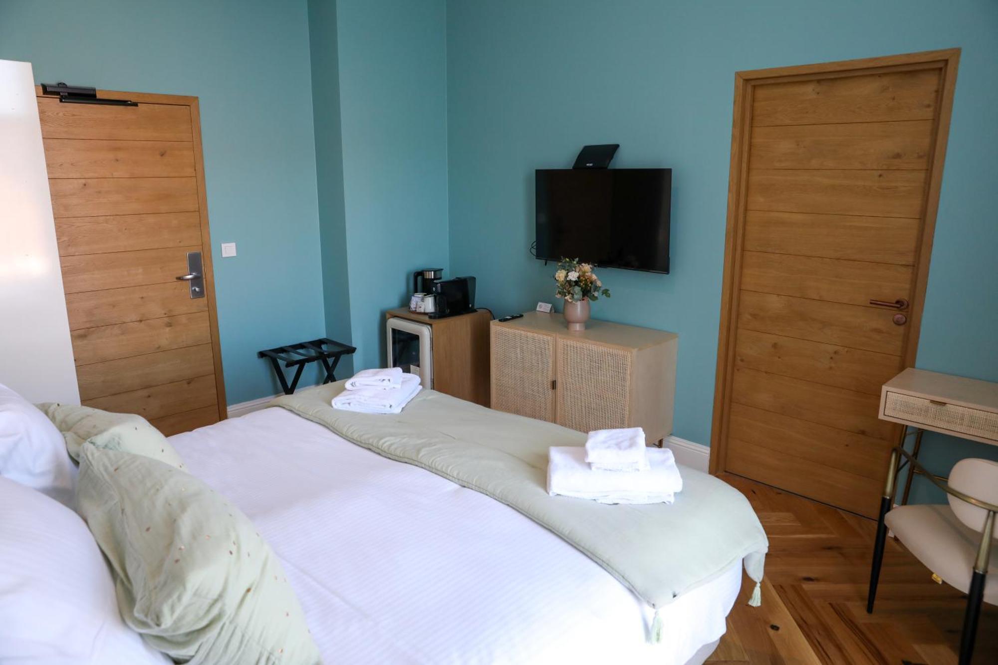 Sequoias Golf & Ressort Hotel Ruy-Montceau ภายนอก รูปภาพ