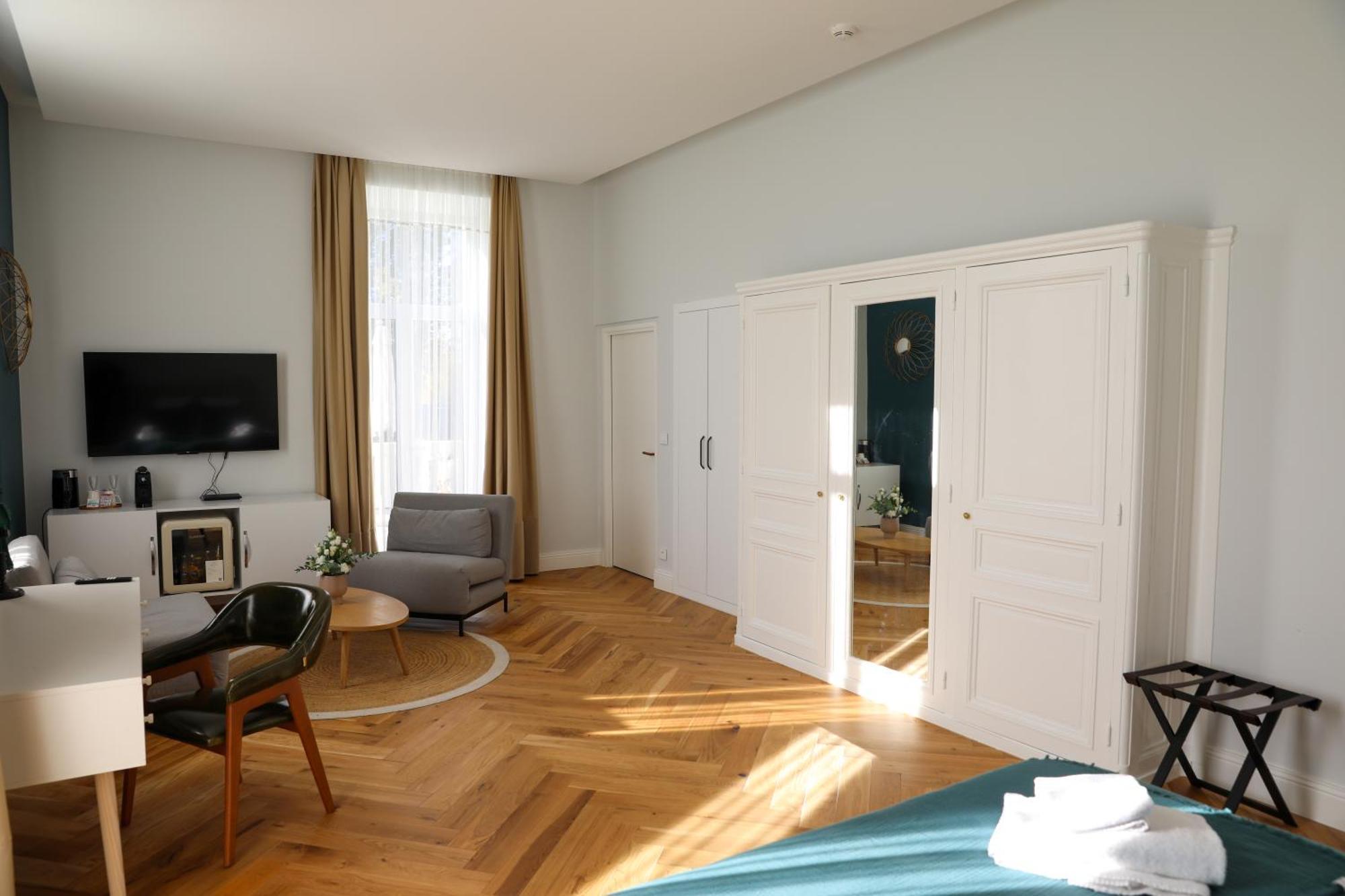 Sequoias Golf & Ressort Hotel Ruy-Montceau ภายนอก รูปภาพ