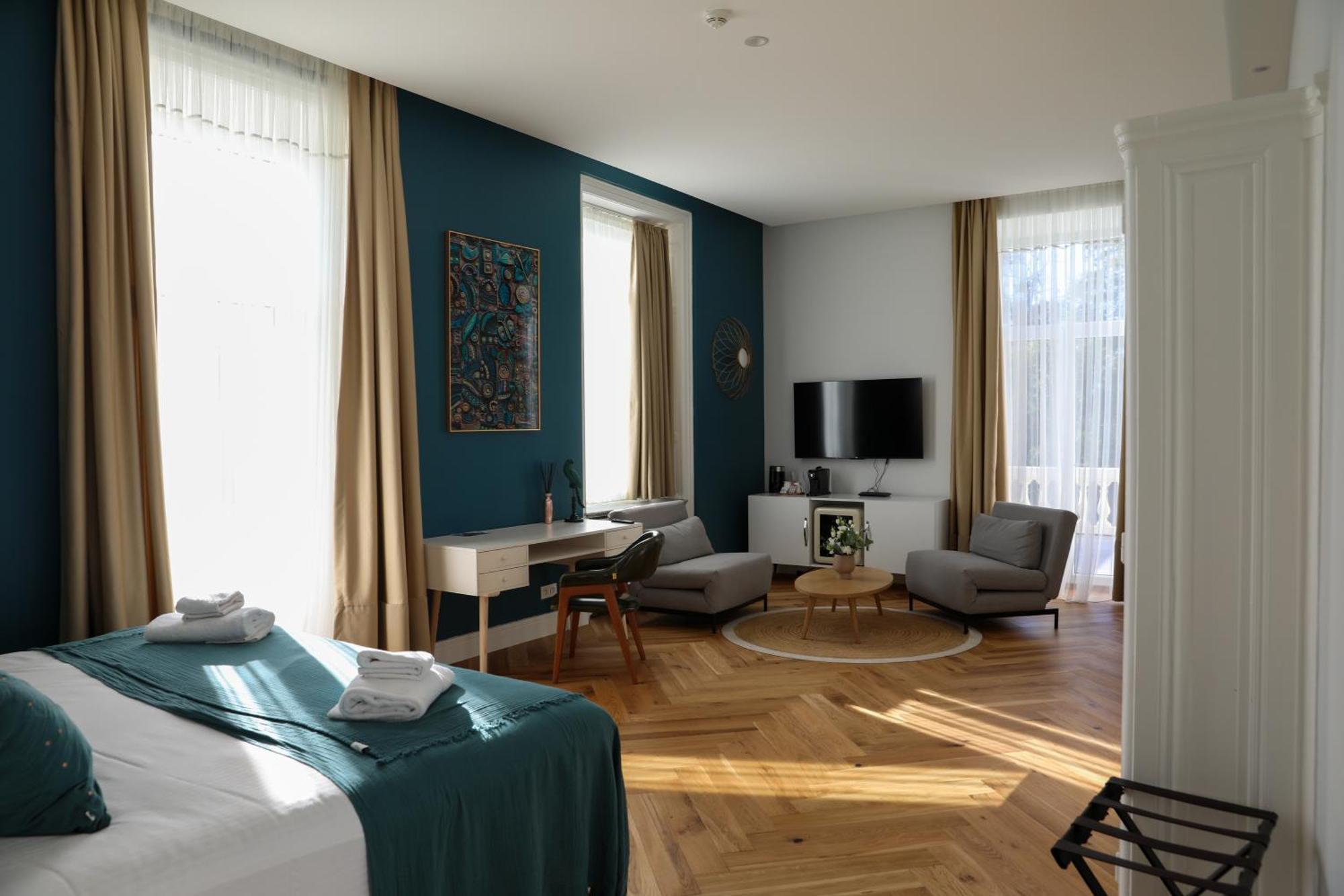 Sequoias Golf & Ressort Hotel Ruy-Montceau ภายนอก รูปภาพ