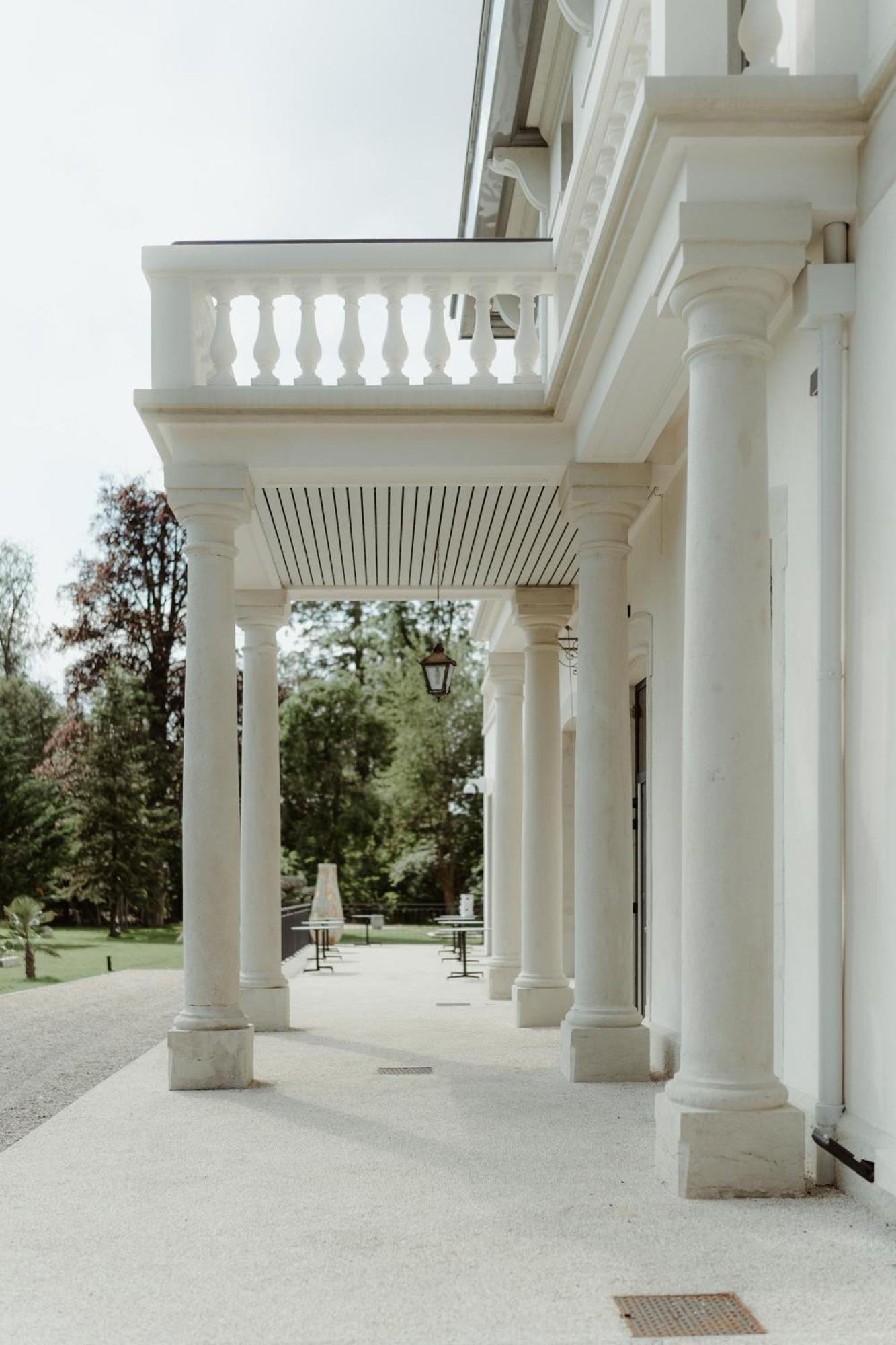 Sequoias Golf & Ressort Hotel Ruy-Montceau ภายนอก รูปภาพ