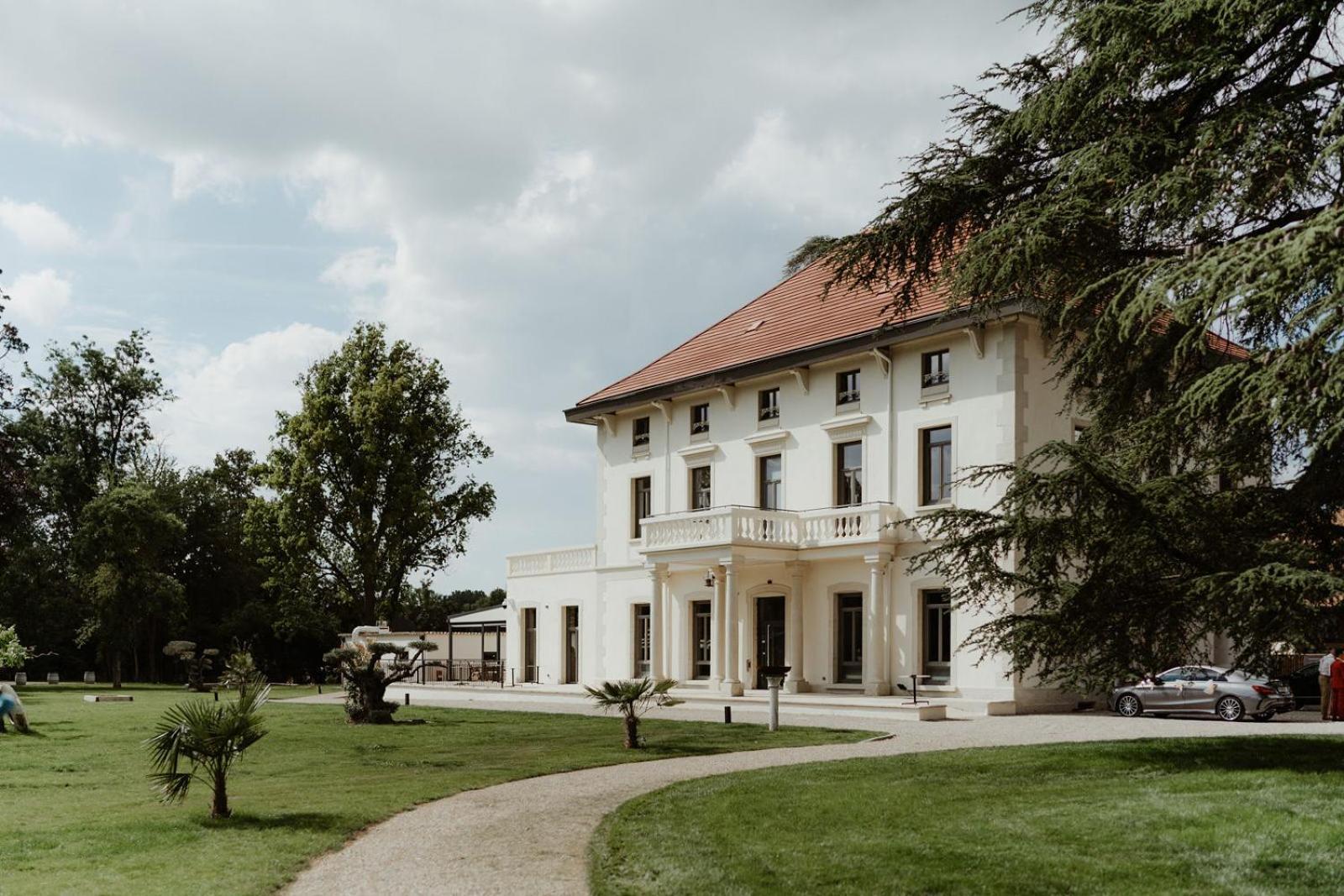 Sequoias Golf & Ressort Hotel Ruy-Montceau ภายนอก รูปภาพ